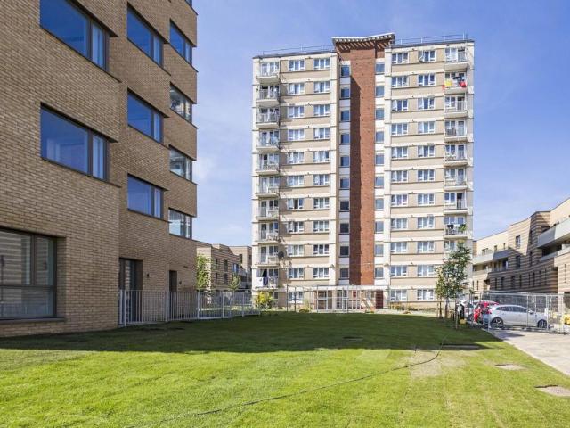 Flat for sale in Hendon, Greater London