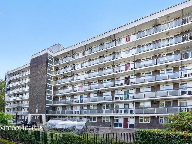 Flat for sale in Ethelburga, Greater London