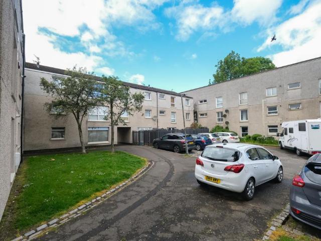Flat for sale in Cumbernauld, Scotland