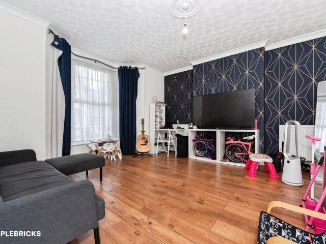 Flat for sale in Brooklands, Monks Orchard