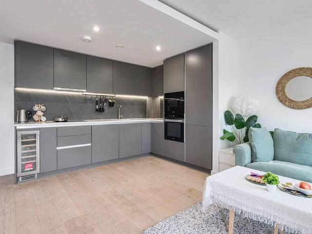 Flat for sale in Hammersmith, Greater London
