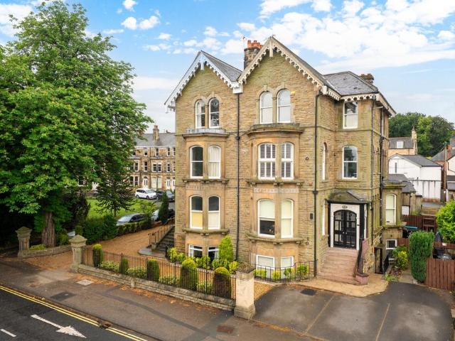 Flat for sale in Low Harrogate, Harrogate