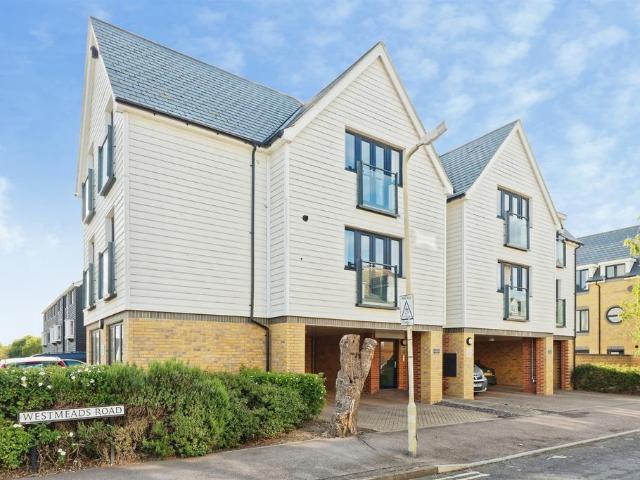Flat for sale in Thurston Park, The Bridge
