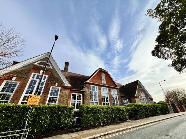 Flat for sale in Glyndon, Plumstead