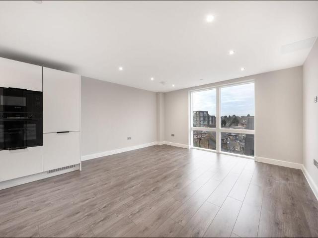 Flat for sale in North Watford