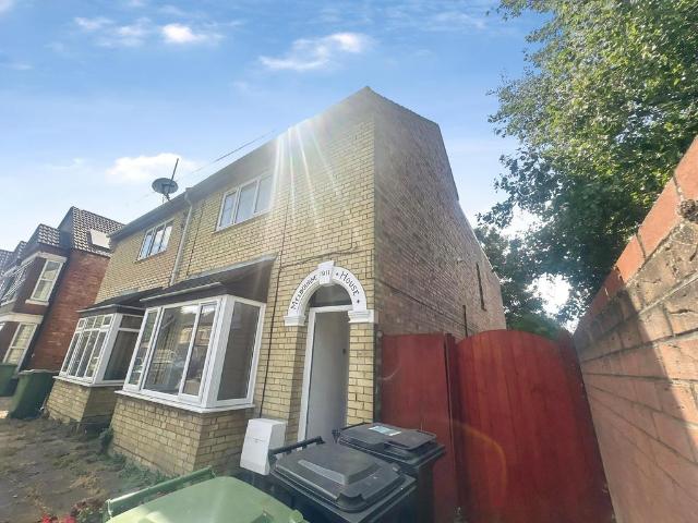 Flat for sale in Peterborough