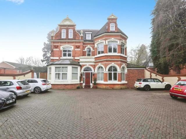 Flat for sale in Wake Green, Birmingham