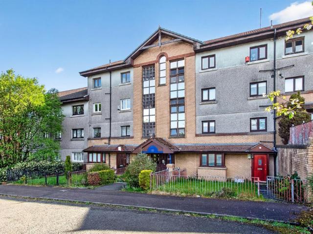 Flat for sale in Cowlairs, Springburn