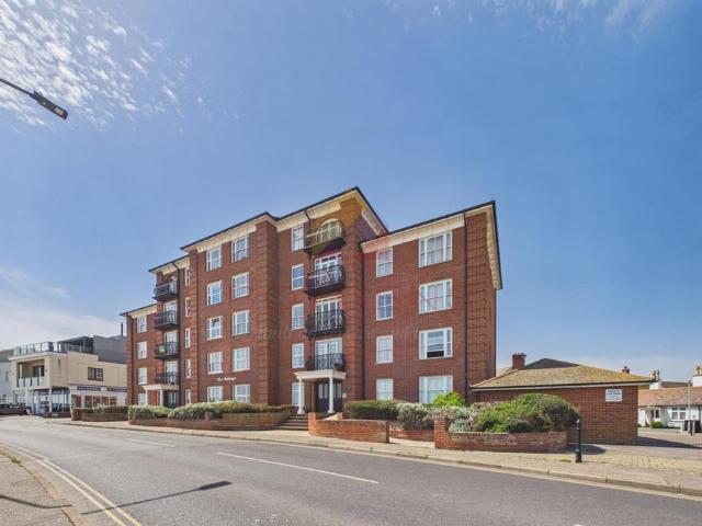 Flat for sale in Frinton and Walton, Dale Hill