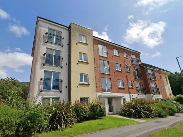 Flat for sale in Waun-wen, Nangreaves