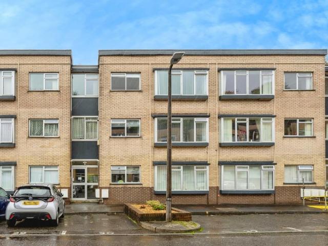 Flat for sale in Brynmill, Swansea
