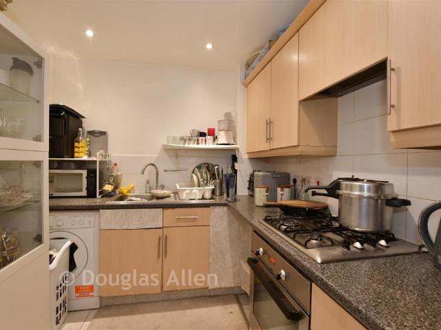 Flat for sale in Little Heath, Greater London