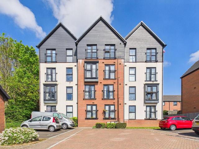 Flat for sale in Barry Island, Barry