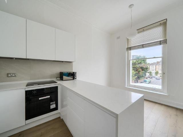 Flat for sale in Kensal Town, Maida Vale