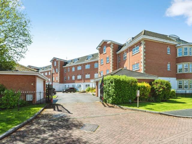 Flat for sale in Lytham, Lancashire