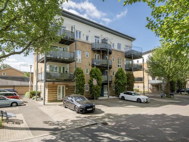 Flat for sale in Holywell Estate, North Watford