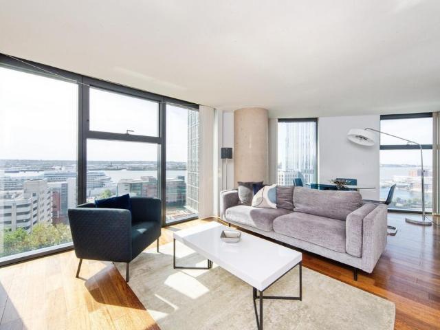 Flat for sale in Calderstones