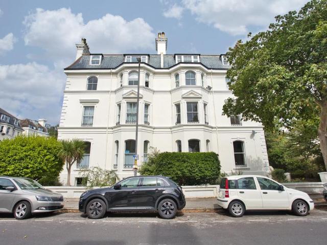 Flat for sale in Folkestone
