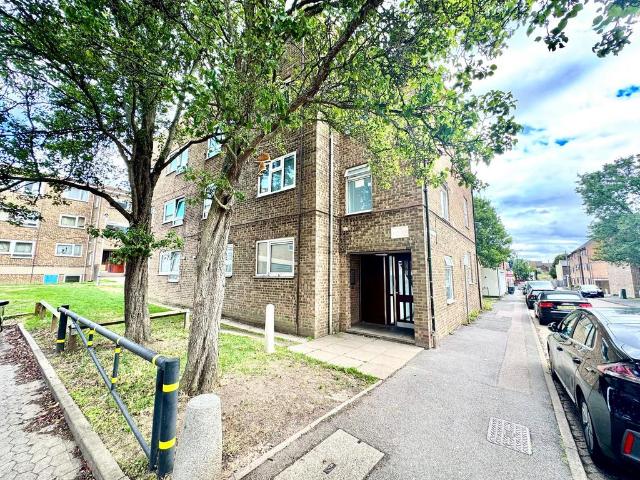 Flat for sale in New Town, Luton