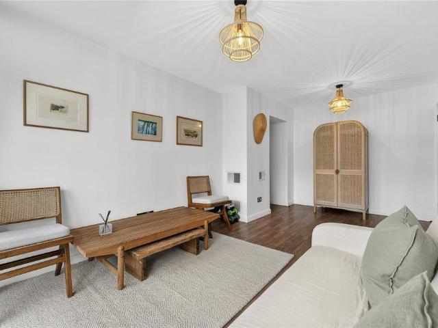 Flat for sale in East Marylebone, Marylebone