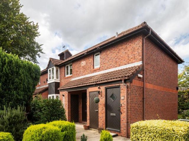 Flat for sale in Bardsey, West Yorkshire
