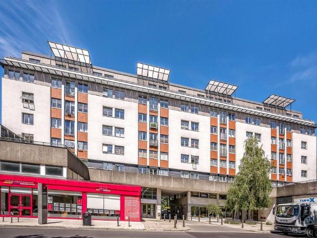 Flat for sale in Beckenham, Greater London