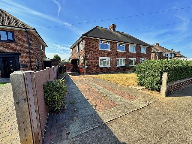 Flat for sale in Weelsby, Old Clee