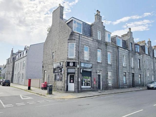 Flat for sale in Ballindoch, Scotland