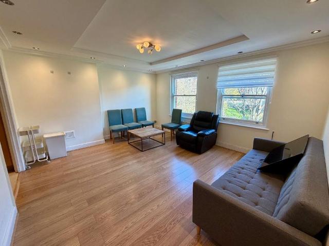 Flat for sale in West Hampstead, Greater London