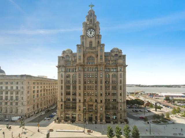 Flat for sale in Calderstones