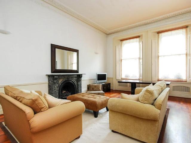 Flat for sale in Brompton, Greater London
