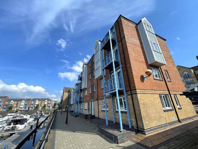 Flat for sale in Nangreaves, Wales