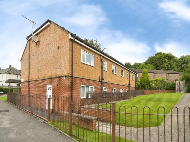 Flat for sale in West Yorkshire