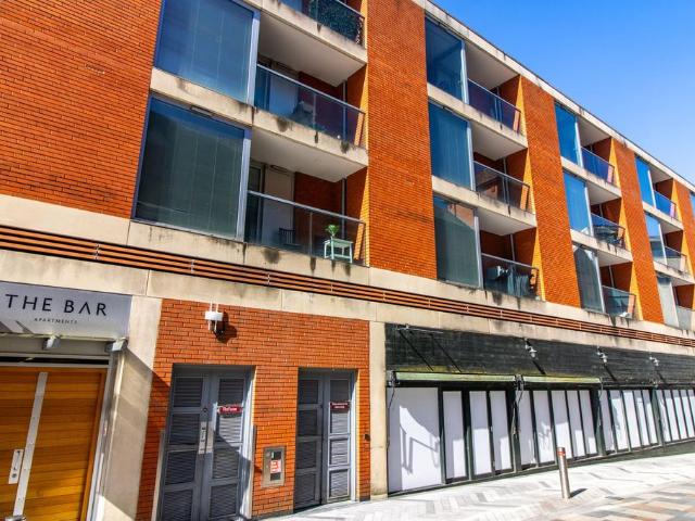 Flat for sale in Black Friars, Old Wharf