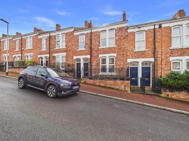 Flat for sale in Bensham, Tyne And Wear