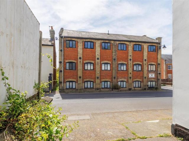 Flat for sale in Eastbridge, Suffolk