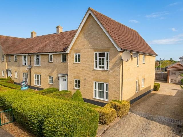 Flat for sale in Burgh St Peter, Norfolk