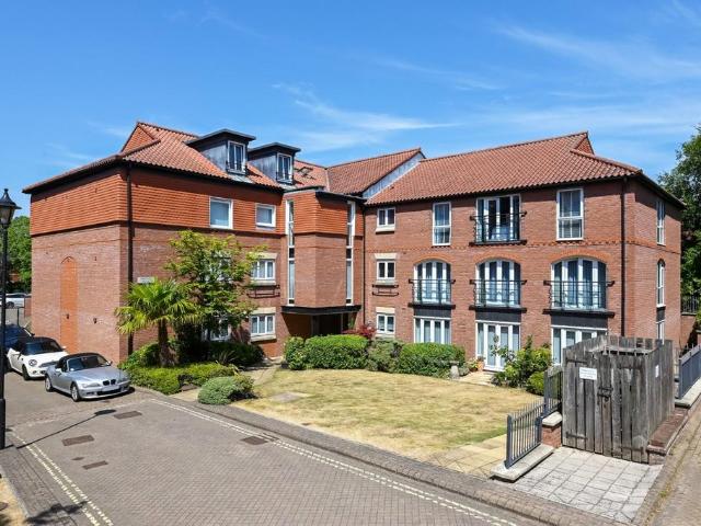 Flat for sale in Clifton, York