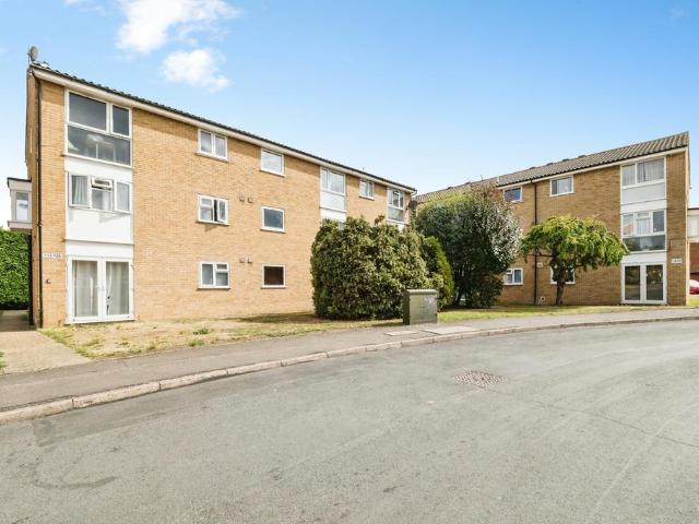 Flat for sale in Grange Hill, Epping Forest