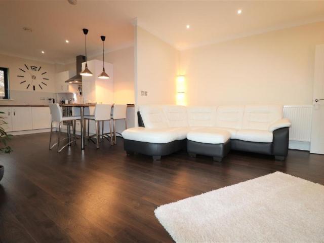 Flat for sale in Cowley, Greater London