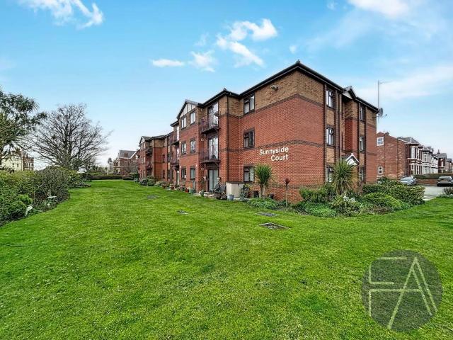 Flat for sale in Meols Cop, Southport