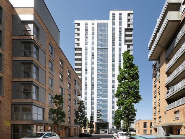 Flat for sale in Upper Edmonton, Greater London