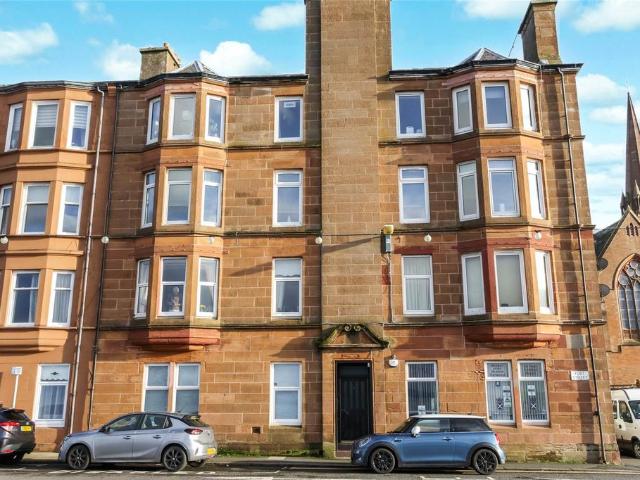 Flat for sale in Largs, Scotland