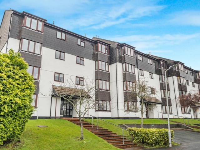 Flat for sale in Mount Wise