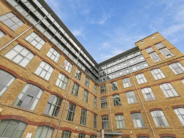 Flat for sale in Rosemount, Calderdale