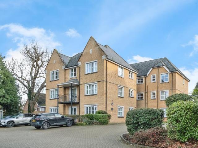 Flat for sale in Buckingham, Buckinghamshire