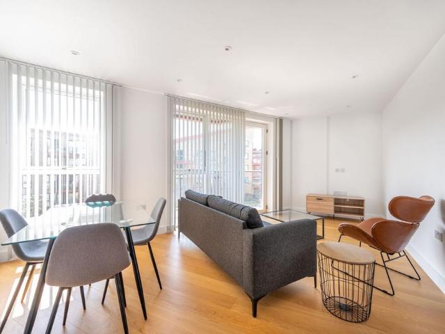 Flat for sale in Kensal Town, Maida Vale