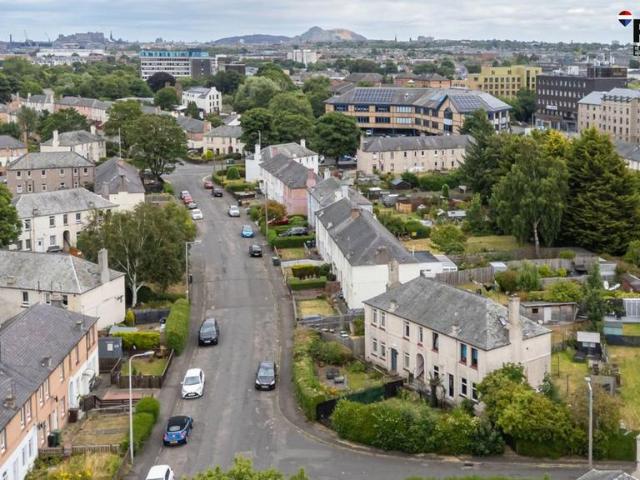 Flat for sale in Saughton, Scotland