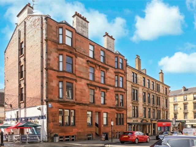 Flat for sale in Hillhead, Scotland