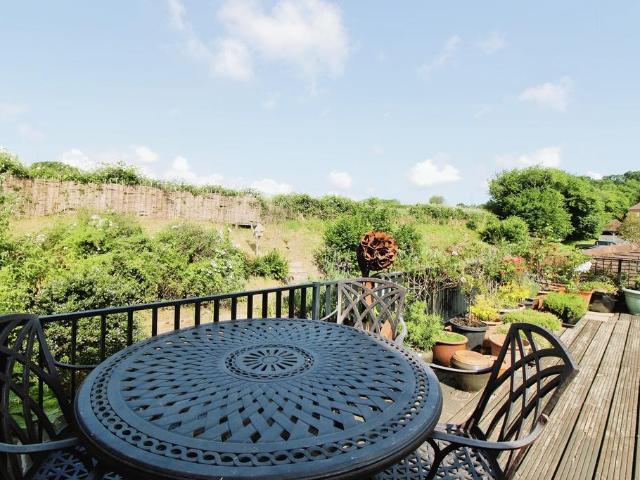 Flat for sale in Littlecote, West Sussex